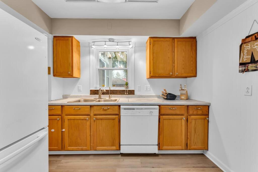 Central Falls Hideaway Cuyahoga Falls Bagian luar foto