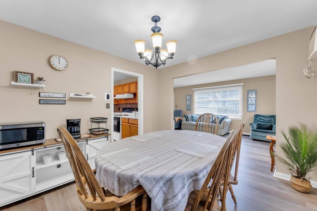 Central Falls Hideaway Cuyahoga Falls Bagian luar foto