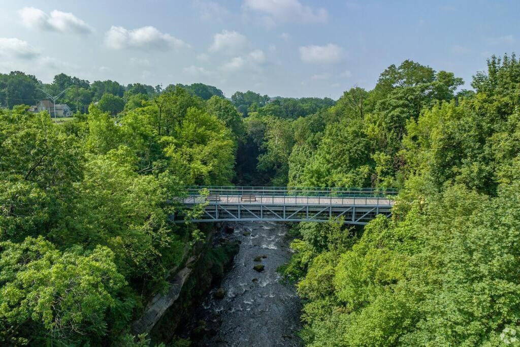 Central Falls Hideaway Cuyahoga Falls Bagian luar foto